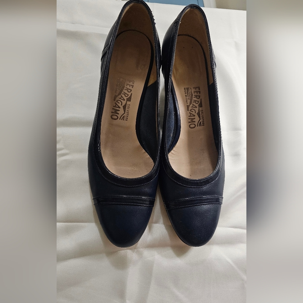 Salvatore Ferragamo Navy Blue Flats Versatile Loafers